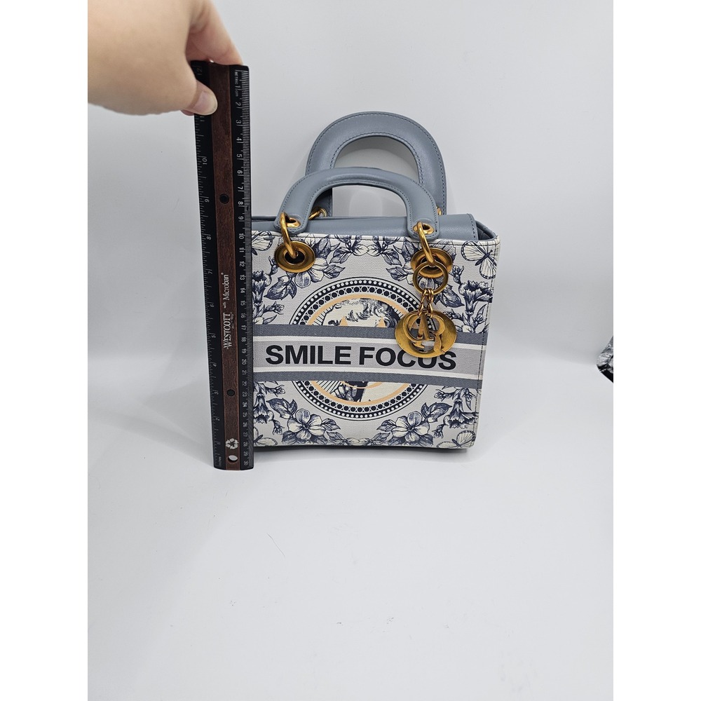 Beautiful Smile Focus small handbag vintage style elegant design and images - Picture 3 of 9